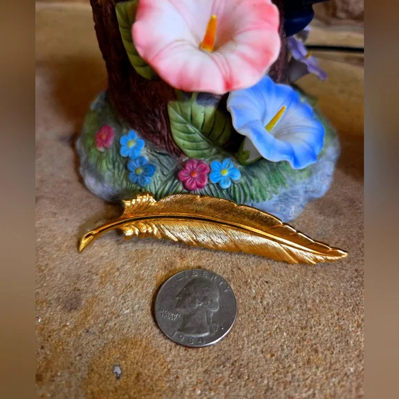 Vintage Monet Gold Feather Brooch - Picture 2 of 5